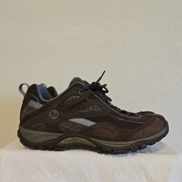 Merrell Women's Athletic Shoes In Brown And Periwinkle Color. Size 7.5M EUC - Picture 1 of 15